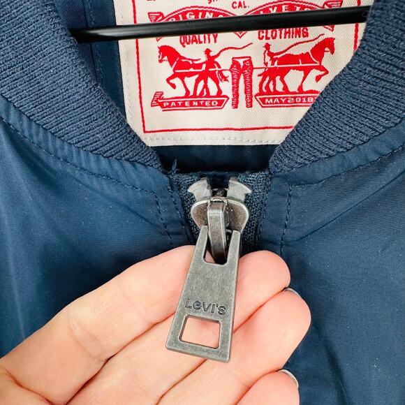 Levi’s Nylon Bomber Jacket Navy Zip Ribbed Collar Lightweight Coat Size XL - Picture 6 of 10